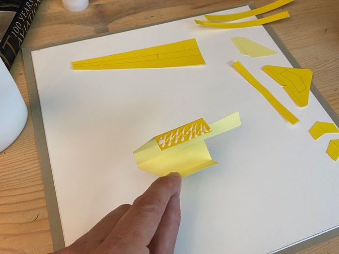 用废品动手做滑翔机，轻松搞定趣味手工制作-第10张图片-趣作屋