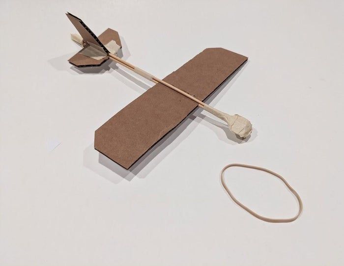 用竹签和纸板DIY能飞30米的滑翔机，超详细手工教程-第1张图片-趣作屋