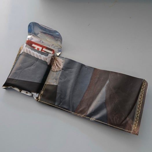 用狗粮袋制作超酷环保钱包教程-第19张图片-趣作屋 用狗粮袋制作超酷环保钱包教程-第19张图片-趣作屋