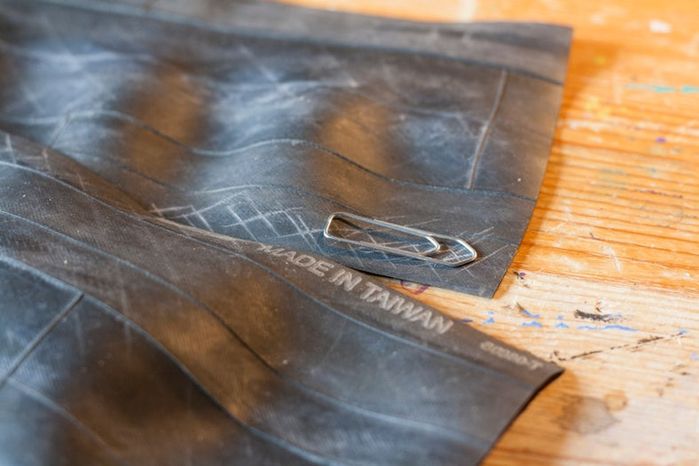 废旧自行车内胎DIY手机翻盖保护壳教程-第5张图片-趣作屋 废旧自行车内胎DIY手机翻盖保护壳教程-第5张图片-趣作屋