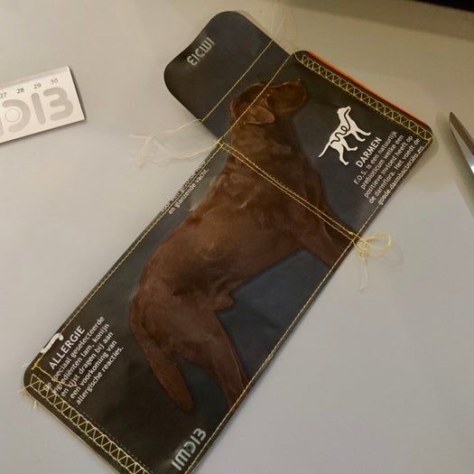 用狗粮袋制作超酷环保钱包教程-第18张图片-趣作屋 用狗粮袋制作超酷环保钱包教程-第18张图片-趣作屋