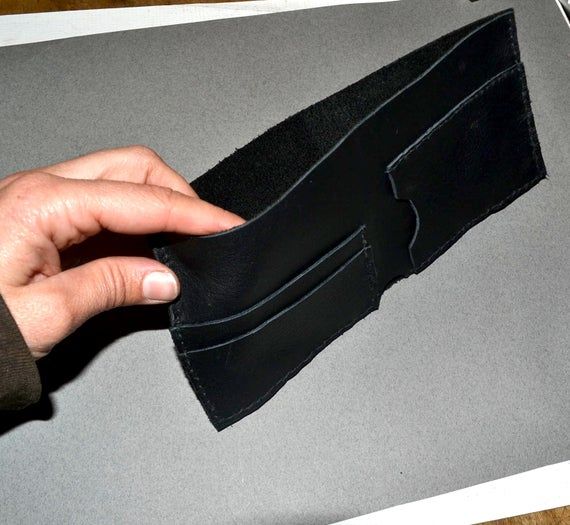 用皮革边角料制作经典双折皮夹教程-第29张图片-趣作屋