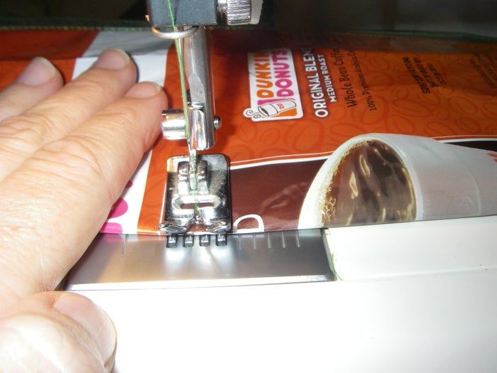 用咖啡袋制作环保又时尚的新型钱包-第20张图片-趣作屋