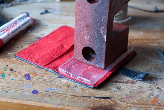 废旧自行车内胎DIY手机翻盖保护壳教程-第17张图片-趣作屋 废旧自行车内胎DIY手机翻盖保护壳教程-第17张图片-趣作屋