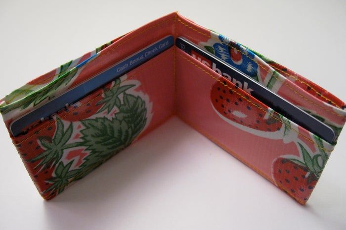 一小时内学会制作对折油布钱包-第28张图片-趣作屋