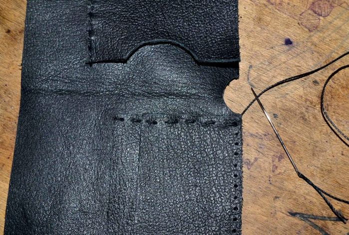 用皮革边角料制作经典双折皮夹教程-第18张图片-趣作屋