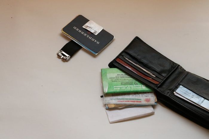 超薄微型钱包DIY教程,告别腰痛烦恼-第2张图片-趣作屋 超薄微型钱包DIY教程,告别腰痛烦恼-第2张图片-趣作屋