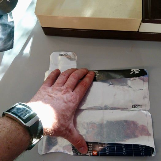 用狗粮袋制作超酷环保钱包教程-第9张图片-趣作屋 用狗粮袋制作超酷环保钱包教程-第9张图片-趣作屋