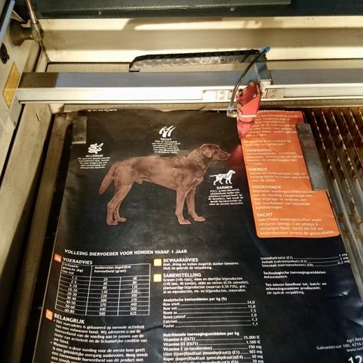 用狗粮袋制作超酷环保钱包教程-第5张图片-趣作屋 用狗粮袋制作超酷环保钱包教程-第5张图片-趣作屋