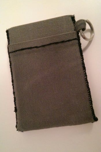 超简单DIY极简钱包教程,用旧牛仔裤制作-第3张图片-趣作屋 超简单DIY极简钱包教程,用旧牛仔裤制作-第3张图片-趣作屋