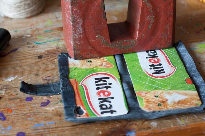 废旧自行车内胎DIY手机翻盖保护壳教程-第10张图片-趣作屋 废旧自行车内胎DIY手机翻盖保护壳教程-第10张图片-趣作屋