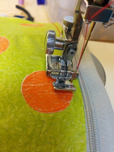 用回收塑料袋和废旧拉链制作环保铅笔盒/杂物包-第13张图片-趣作屋 用回收塑料袋和废旧拉链制作环保铅笔盒/杂物包-第13张图片-趣作屋