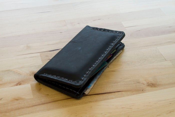 手机钱包二合一DIY教程:用汽车皮革制作个性钱包-第1张图片-趣作屋 手机钱包二合一DIY教程:用汽车皮革制作个性钱包-第1张图片-趣作屋