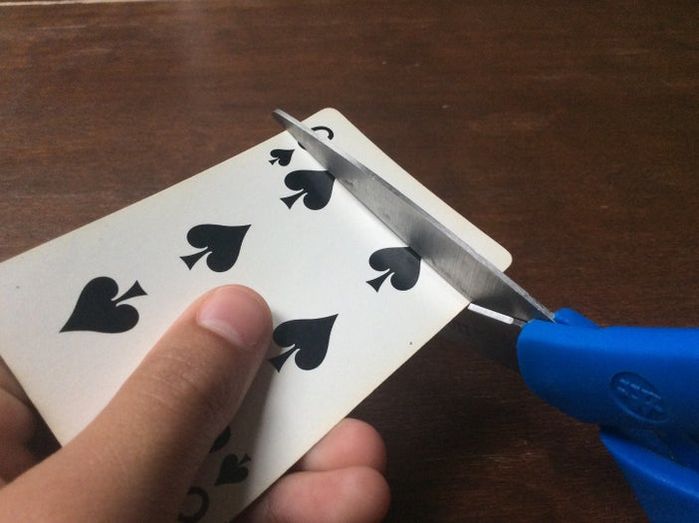 用扑克牌DIY酷炫钱包教程-第9张图片-趣作屋 用扑克牌DIY酷炫钱包教程-第9张图片-趣作屋
