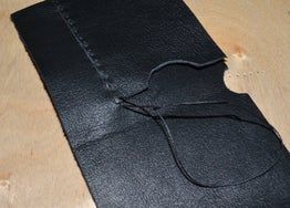 用皮革边角料制作经典双折皮夹教程-第12张图片-趣作屋