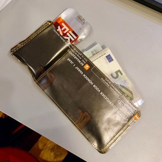 用狗粮袋制作超酷环保钱包教程-第20张图片-趣作屋 用狗粮袋制作超酷环保钱包教程-第20张图片-趣作屋