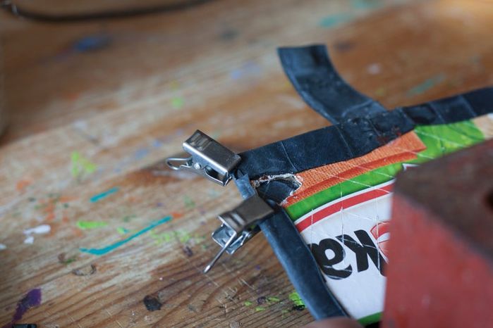 废旧自行车内胎DIY手机翻盖保护壳教程-第11张图片-趣作屋 废旧自行车内胎DIY手机翻盖保护壳教程-第11张图片-趣作屋