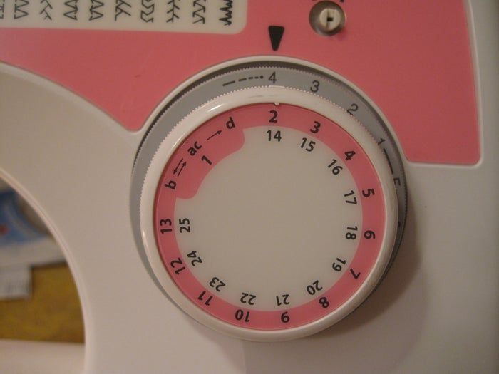 一小时内学会制作对折油布钱包-第4张图片-趣作屋