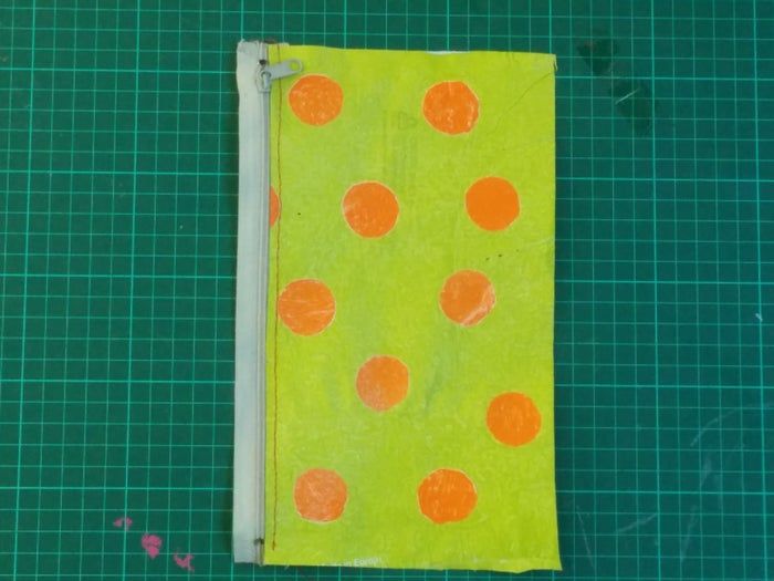 用回收塑料袋和废旧拉链制作环保铅笔盒/杂物包-第14张图片-趣作屋 用回收塑料袋和废旧拉链制作环保铅笔盒/杂物包-第14张图片-趣作屋