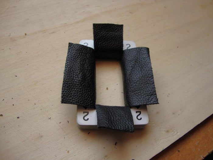 DIY带孔卡片包教程：隐藏备用现金的好方法-第15张图片-趣作屋